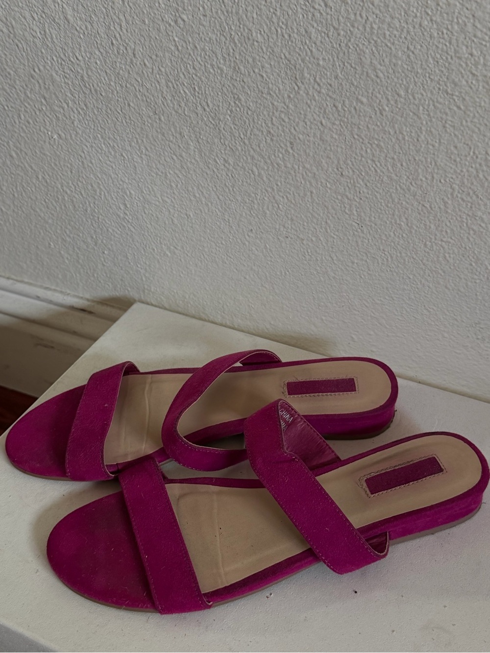 Women's Fuchsia Sandals